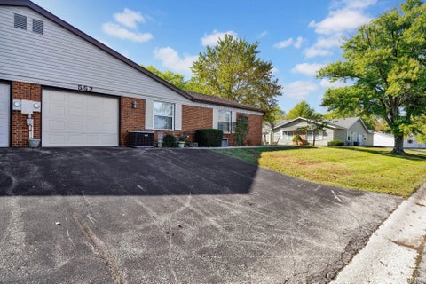 Tiny photo for 552 E Waterloo Ct CT, Bloomington, IN 47401 (MLS # 202643763)