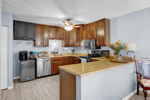 Tiny photo for 552 E Waterloo Ct CT, Bloomington, IN 47401 (MLS # 202643763)