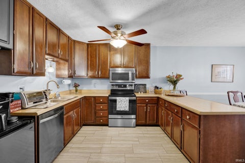 Tiny photo for 552 E Waterloo Ct CT, Bloomington, IN 47401 (MLS # 202643763)
