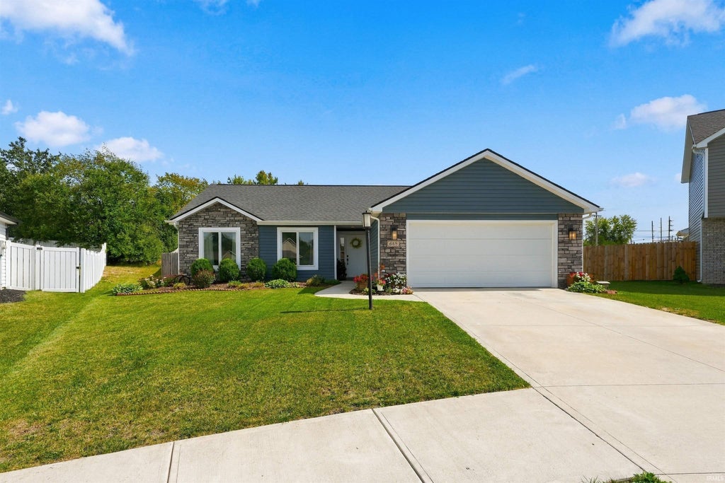 Photo of 648 N Long Ridge Road, Columbia City, IN 46725 (MLS # 202638414)