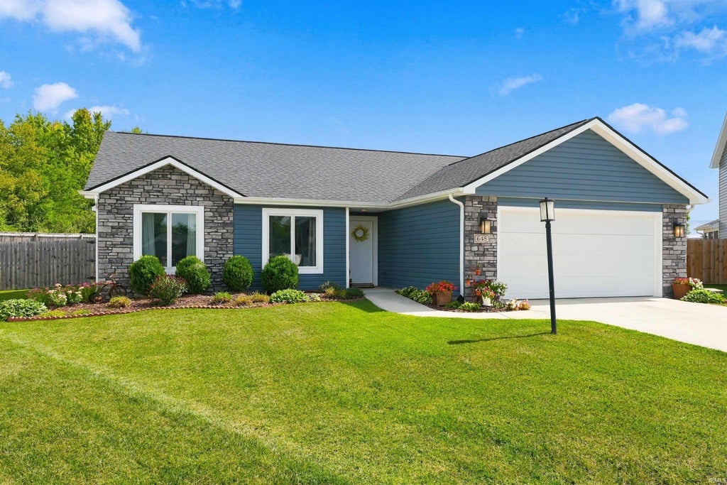 Photo of 648 N Long Ridge Road, Columbia City, IN 46725 (MLS # 202638414)