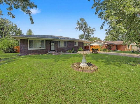 Tiny photo for 7608 Adams Avenue, Evansville, IN 47715 (MLS # 202631200)