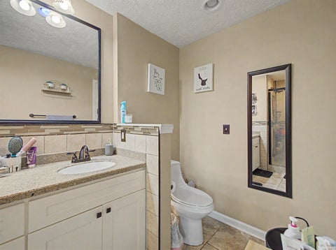 Tiny photo for 7608 Adams Avenue, Evansville, IN 47715 (MLS # 202631200)