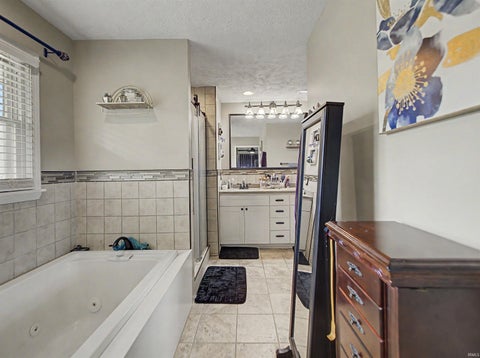 Tiny photo for 7608 Adams Avenue, Evansville, IN 47715 (MLS # 202631200)