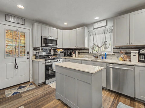 Tiny photo for 7608 Adams Avenue, Evansville, IN 47715 (MLS # 202631200)