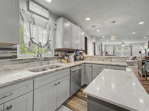 Tiny photo for 7608 Adams Avenue, Evansville, IN 47715 (MLS # 202631200)