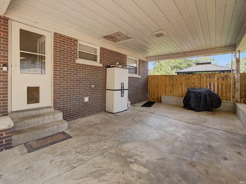 Tiny photo for 7608 Adams Avenue, Evansville, IN 47715 (MLS # 202631200)