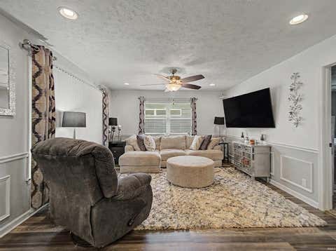 Tiny photo for 7608 Adams Avenue, Evansville, IN 47715 (MLS # 202631200)