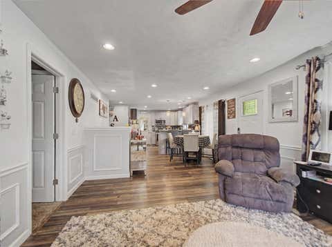 Tiny photo for 7608 Adams Avenue, Evansville, IN 47715 (MLS # 202631200)