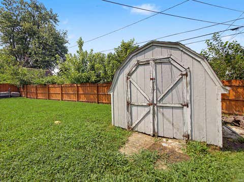Tiny photo for 7608 Adams Avenue, Evansville, IN 47715 (MLS # 202631200)