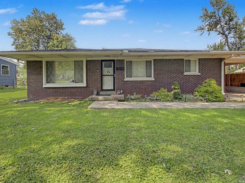 Tiny photo for 7608 Adams Avenue, Evansville, IN 47715 (MLS # 202631200)