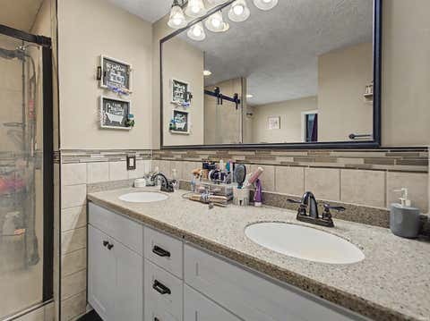 Tiny photo for 7608 Adams Avenue, Evansville, IN 47715 (MLS # 202631200)