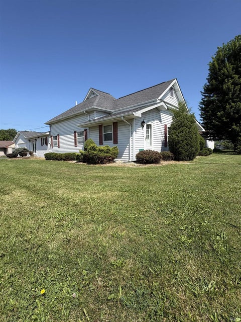 Tiny photo for 215 N 1st Street, Upland, IN 46989 (MLS # 202629956)