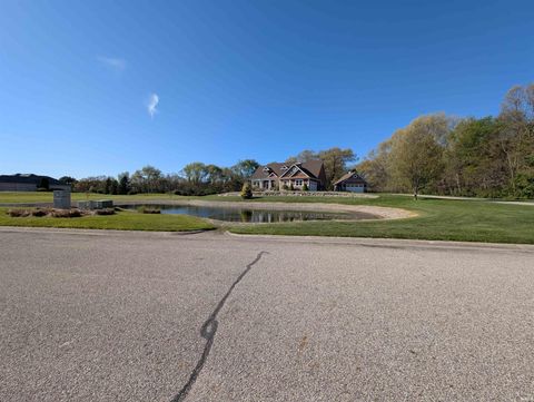 Photo of 29591 Lakefield Court, Elkhart, IN 46514 (MLS # 202618581)