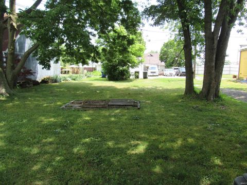Tiny photo for 914 S MARKET Street, Kokomo, IN 46902 (MLS # 202528162)