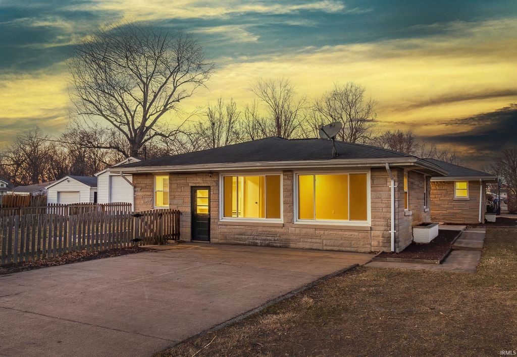 Photo of 1771 Dianne Avenue, Evansville, IN 47714 (MLS # 202602853)