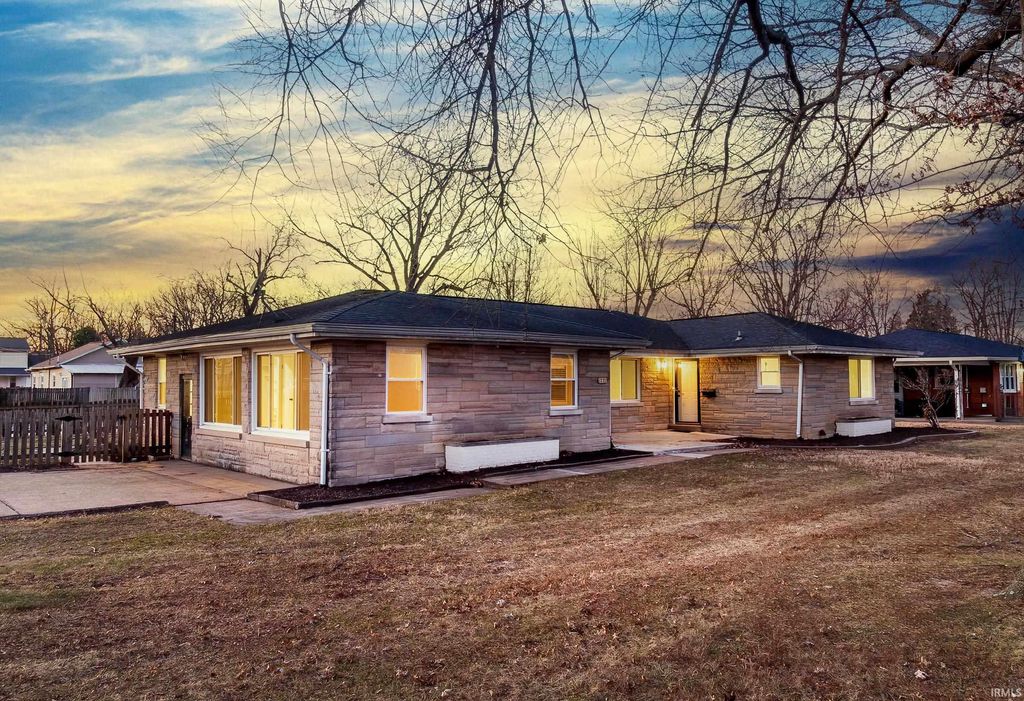 Photo of 1771 Dianne Avenue, Evansville, IN 47714 (MLS # 202602853)