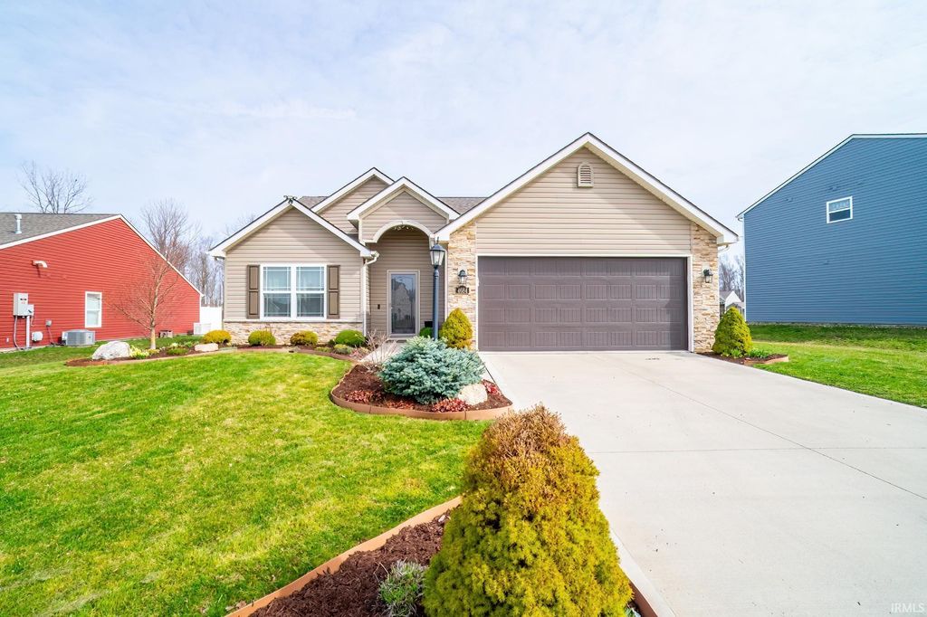 Photo of 4684 Hammock Drive, Fort Wayne, IN 46818 (MLS # 202613652)