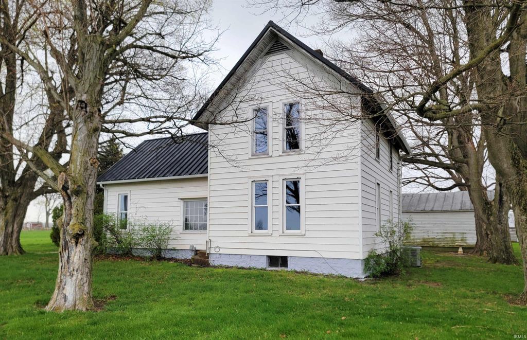 Photo of 325 W Us Highway 6, Albion, IN 46701 (MLS # 202613018)