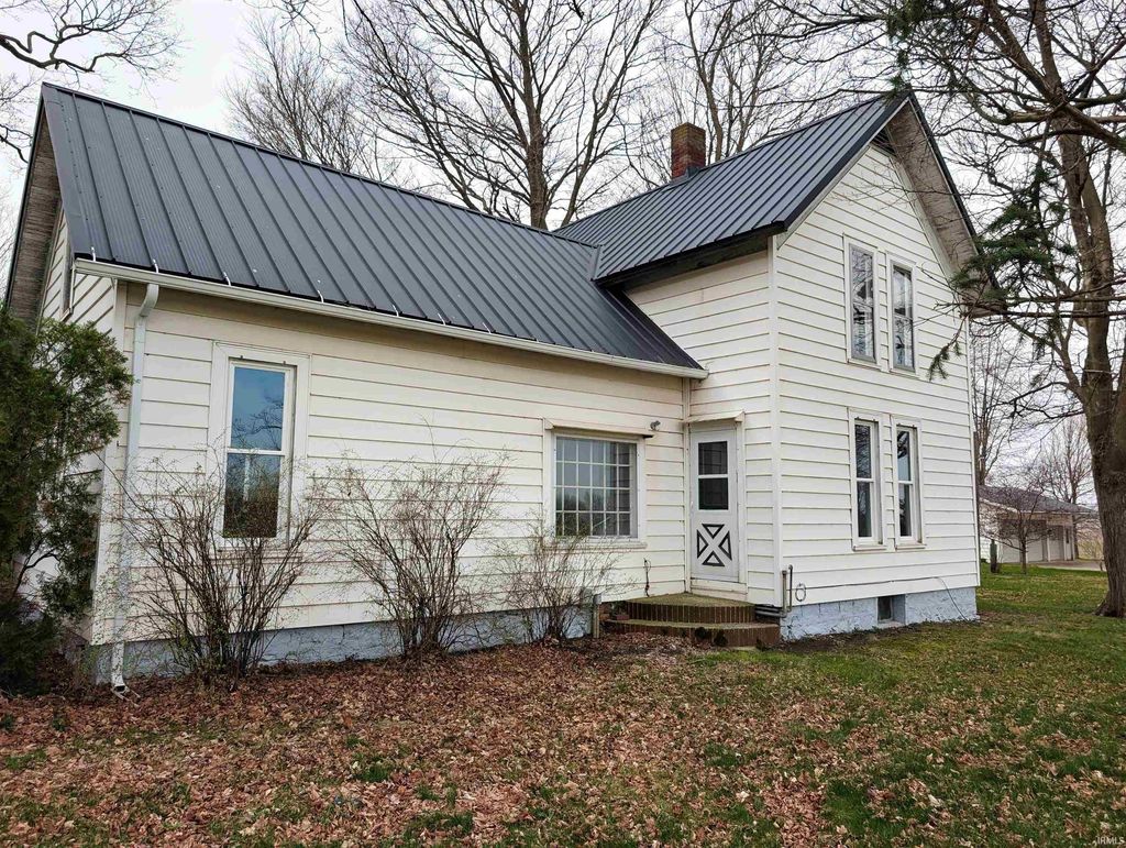 Photo of 325 W Us Highway 6, Albion, IN 46701 (MLS # 202613018)