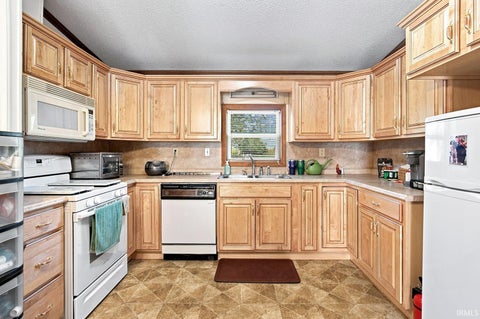 Tiny photo for 1441 N State Road 29, Flora, IN 46929 (MLS # 202636555)