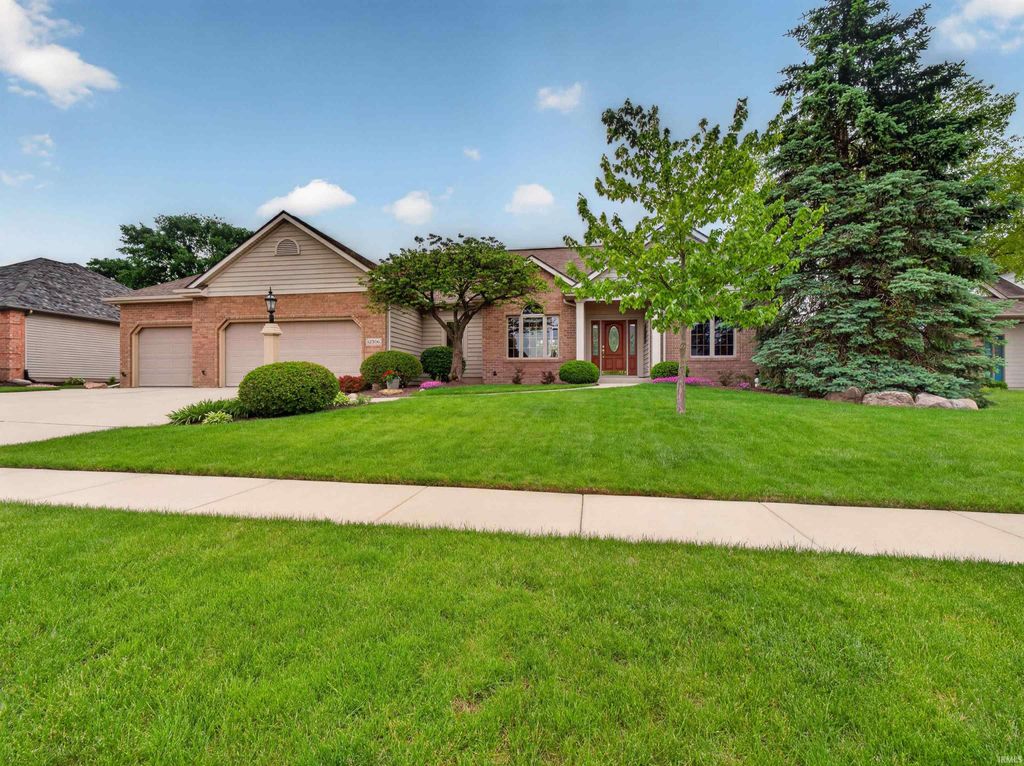 Photo of 12306 Goldeneyes Court, Fort Wayne, IN 46845 (MLS # 202619203)