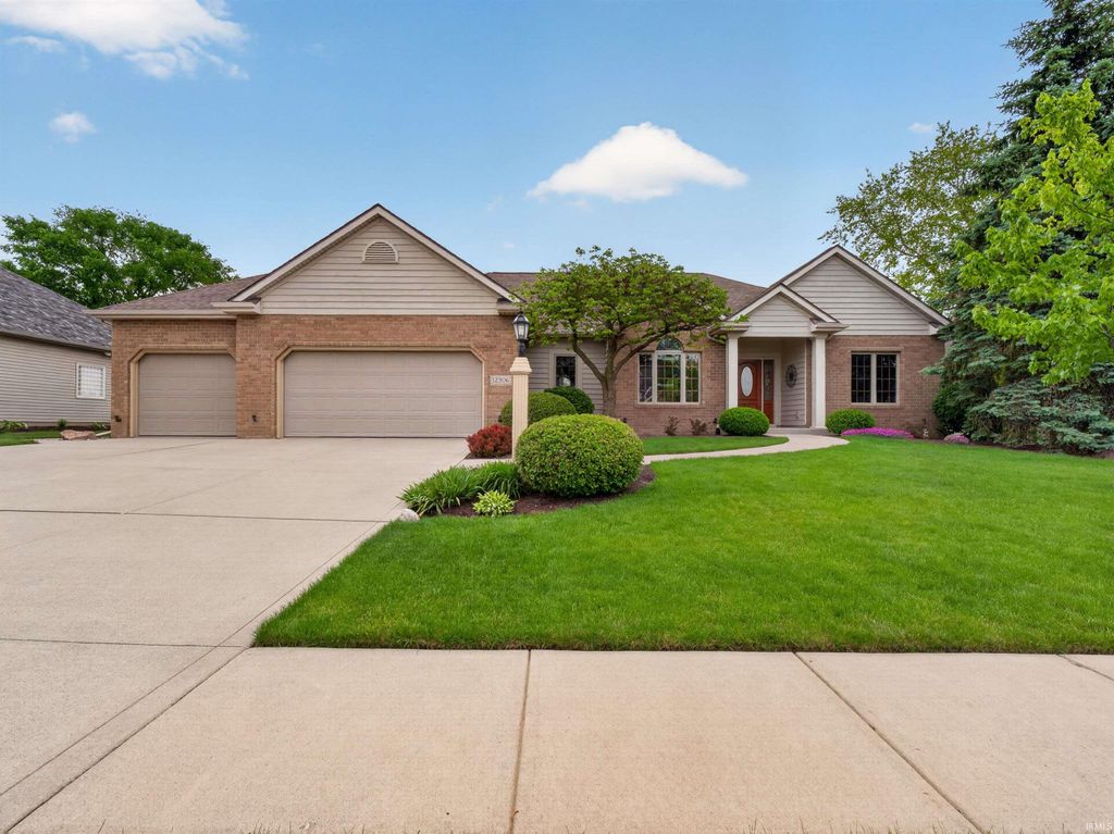 Photo of 12306 Goldeneyes Court, Fort Wayne, IN 46845 (MLS # 202619203)