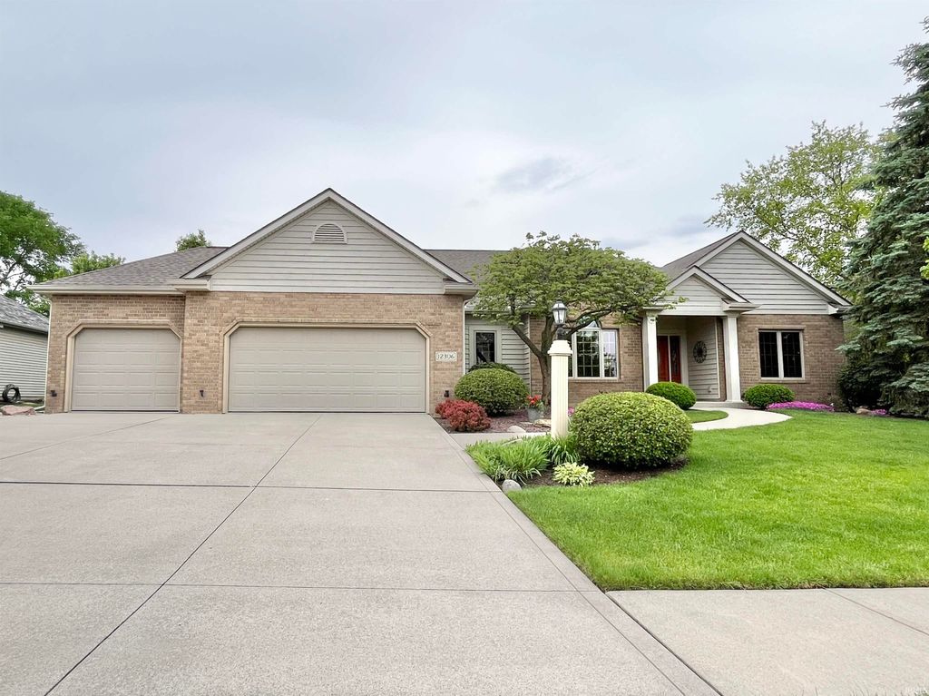 Photo of 12306 Goldeneyes Court, Fort Wayne, IN 46845 (MLS # 202619203)
