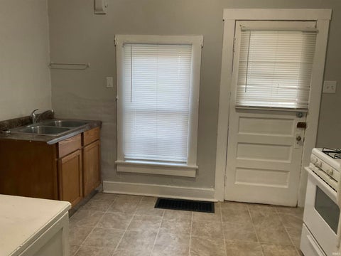 Tiny photo for 1807 Hale Avenue, Fort Wayne, IN 46802 (MLS # 202622454)