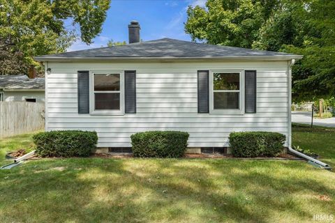 Tiny photo for 2060 Crestview Court, Lafayette, IN 47905 (MLS # 202536704)