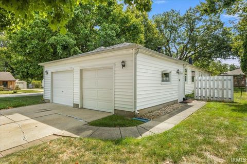 Tiny photo for 2060 Crestview Court, Lafayette, IN 47905 (MLS # 202536704)