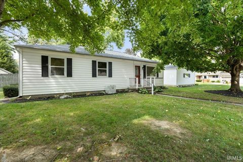 Tiny photo for 2060 Crestview Court, Lafayette, IN 47905 (MLS # 202536704)