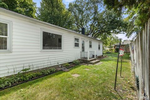 Tiny photo for 2060 Crestview Court, Lafayette, IN 47905 (MLS # 202536704)