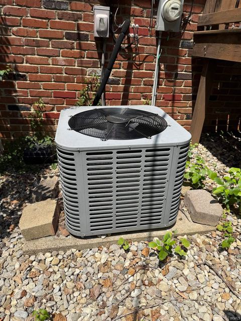 Tiny photo for 8211 Larch Lane, Evansville, IN 47710 (MLS # 202541319)