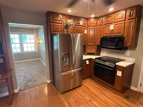 Tiny photo for 8211 Larch Lane, Evansville, IN 47710 (MLS # 202541319)