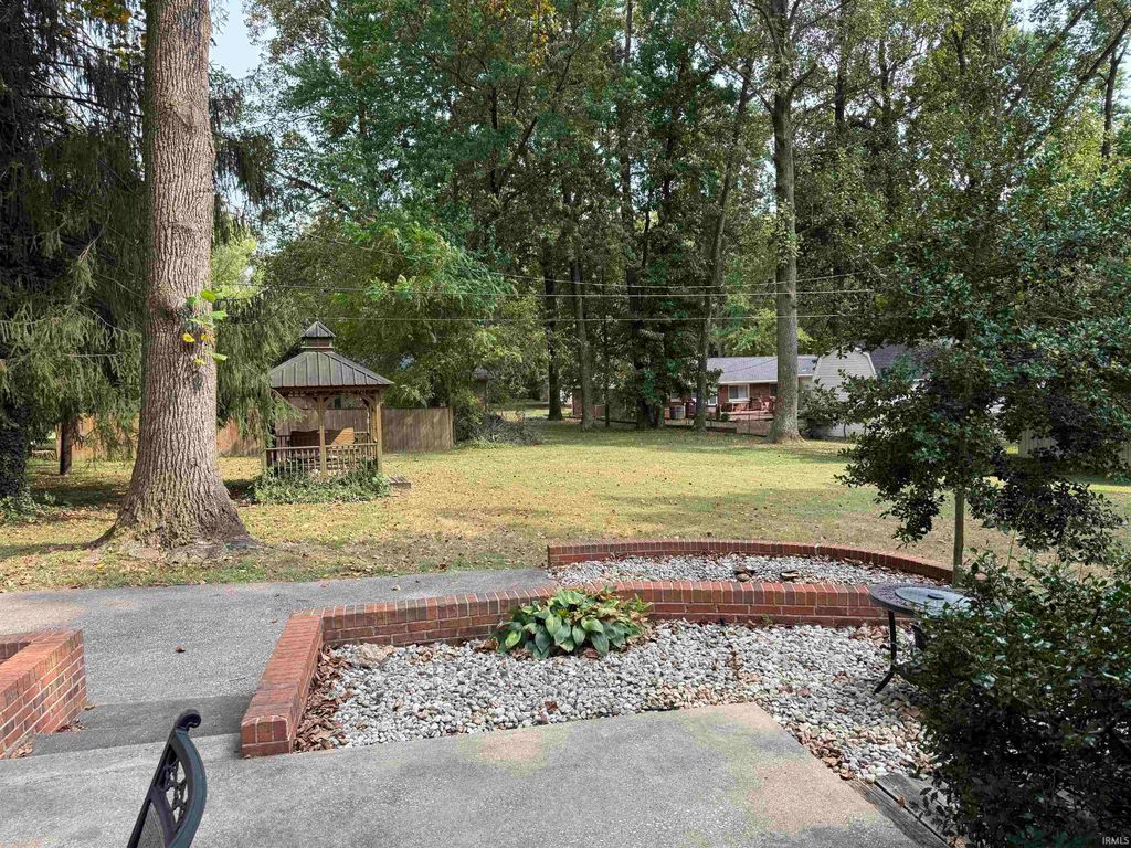 Photo of 8211 Larch Lane, Evansville, IN 47710 (MLS # 202541319)