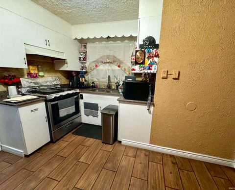 Tiny photo for 2419 Stadium Drive, Logansport, IN 46947 (MLS # 202613944)