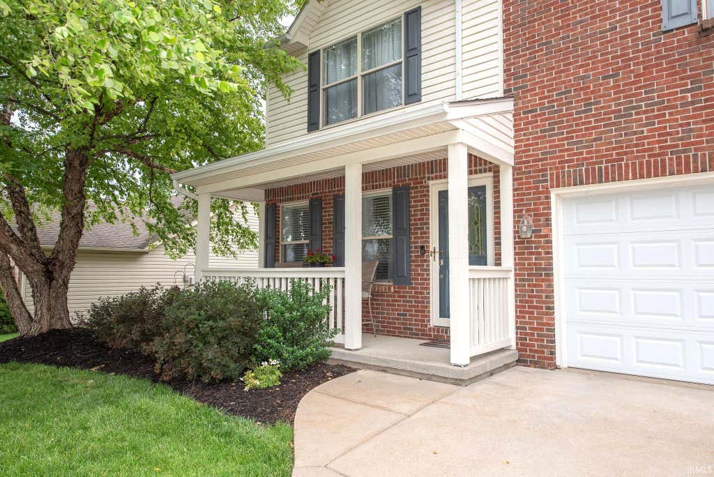 Photo of 1829 Kingfisher Drive, Lafayette, IN 47909 (MLS # 202624746)