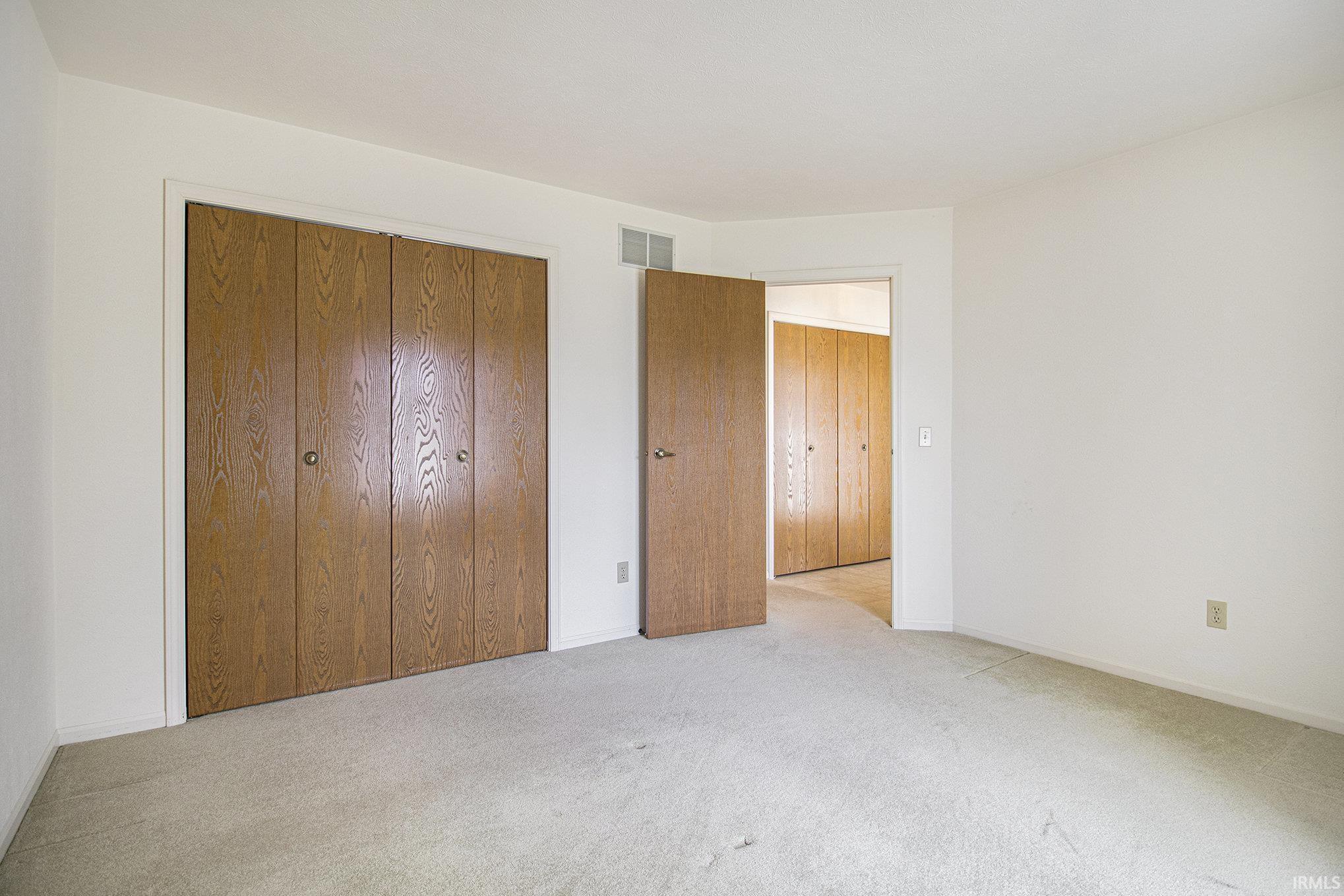 South Bend, Indiana 46637, United States, 3 Bedrooms Bedrooms, ,2 BathroomsBathrooms,Residential,Pending,97061