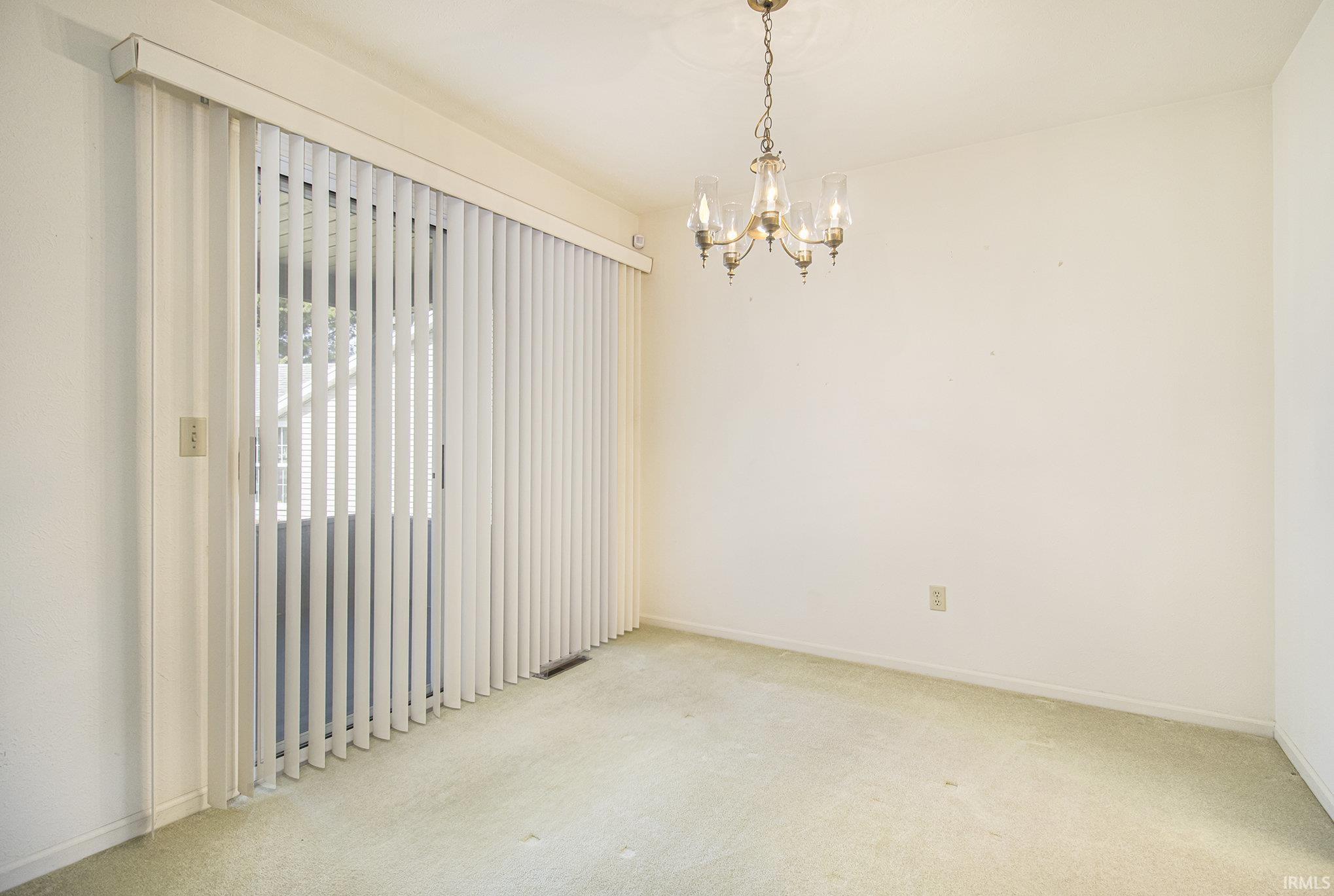 South Bend, Indiana 46637, United States, 3 Bedrooms Bedrooms, ,2 BathroomsBathrooms,Residential,Pending,97061