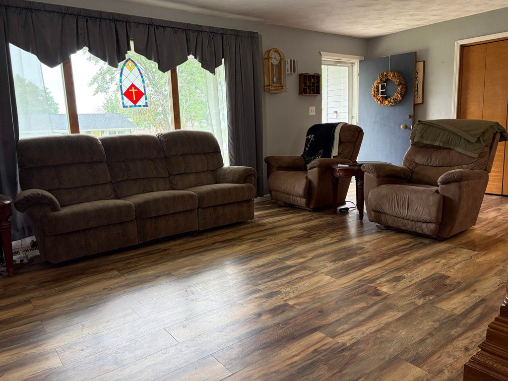Photo of 17 Linda Lane, Columbia City, IN 46725 (MLS # 202619878)