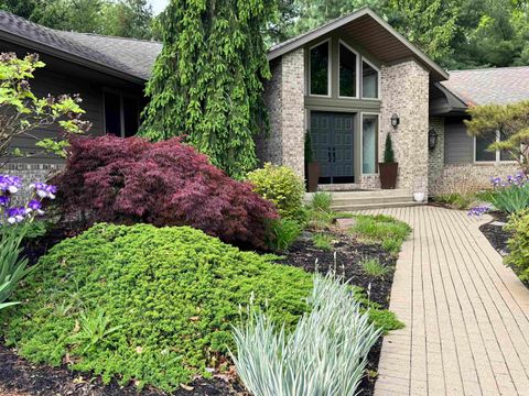 Photo of 30 Robinhood Place, West Lafayette, IN 47906 (MLS # 202617804)