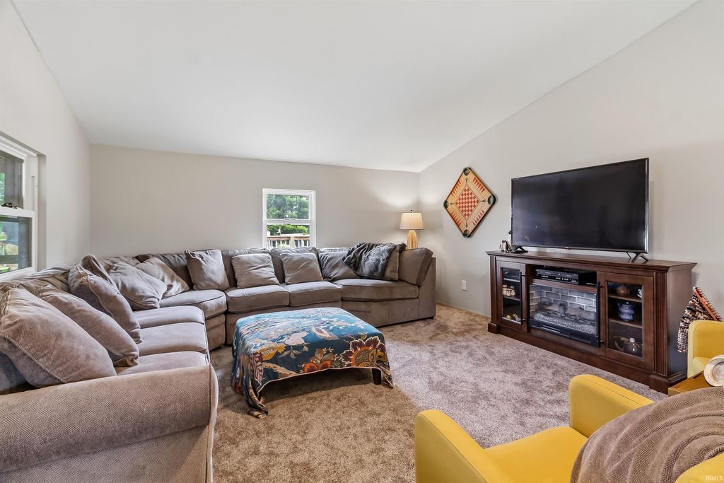 Photo of 0577 E 200 S, Hartford City, IN 47348 (MLS # 202625619)