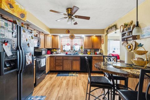 Tiny photo for 320 W Walnut Street, Akron, IN 46910 (MLS # 202617146)