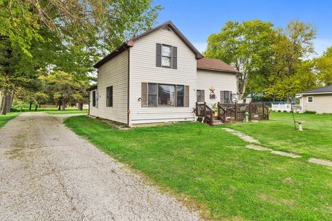 Tiny photo for 320 W Walnut Street, Akron, IN 46910 (MLS # 202617146)