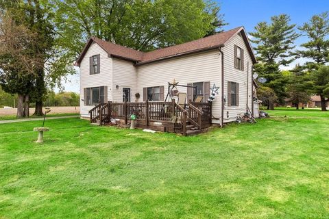 Tiny photo for 320 W Walnut Street, Akron, IN 46910 (MLS # 202617146)