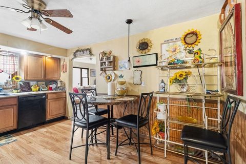 Tiny photo for 320 W Walnut Street, Akron, IN 46910 (MLS # 202617146)