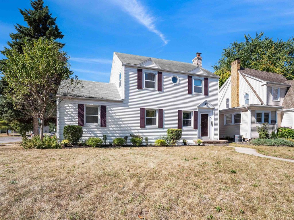 Photo of 801 Kensington Boulevard, Fort Wayne, IN 46805 (MLS # 202541112)