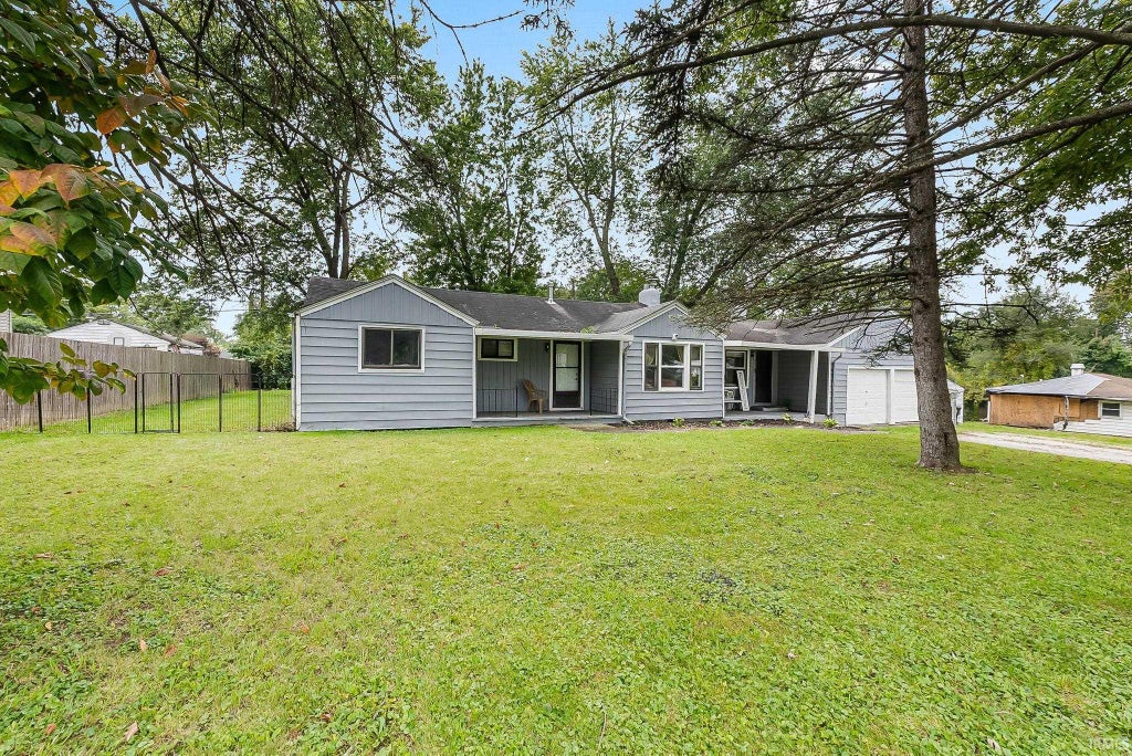 Photo of 333 Pursley Drive, Fort Wayne, IN 46807 (MLS # 202640798)