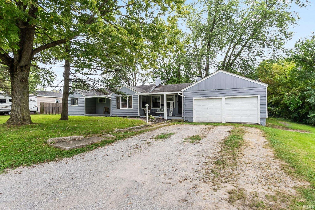 Photo of 333 Pursley Drive, Fort Wayne, IN 46807 (MLS # 202640798)